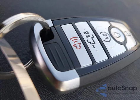 2022 Ford F-150 Lariat z USA, uszkodzony, nr VIN 1FTFW1E82NFA12121